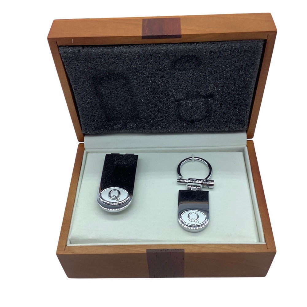 Colibri Of London "Q" Queen Silver key chain & money clip NEW in Wood Box